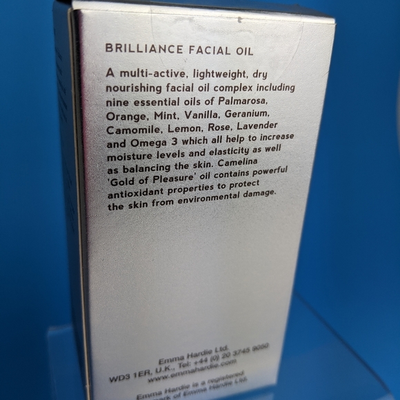 Emma Hardie Brilliance Facial Oil - Picture 5 of 5